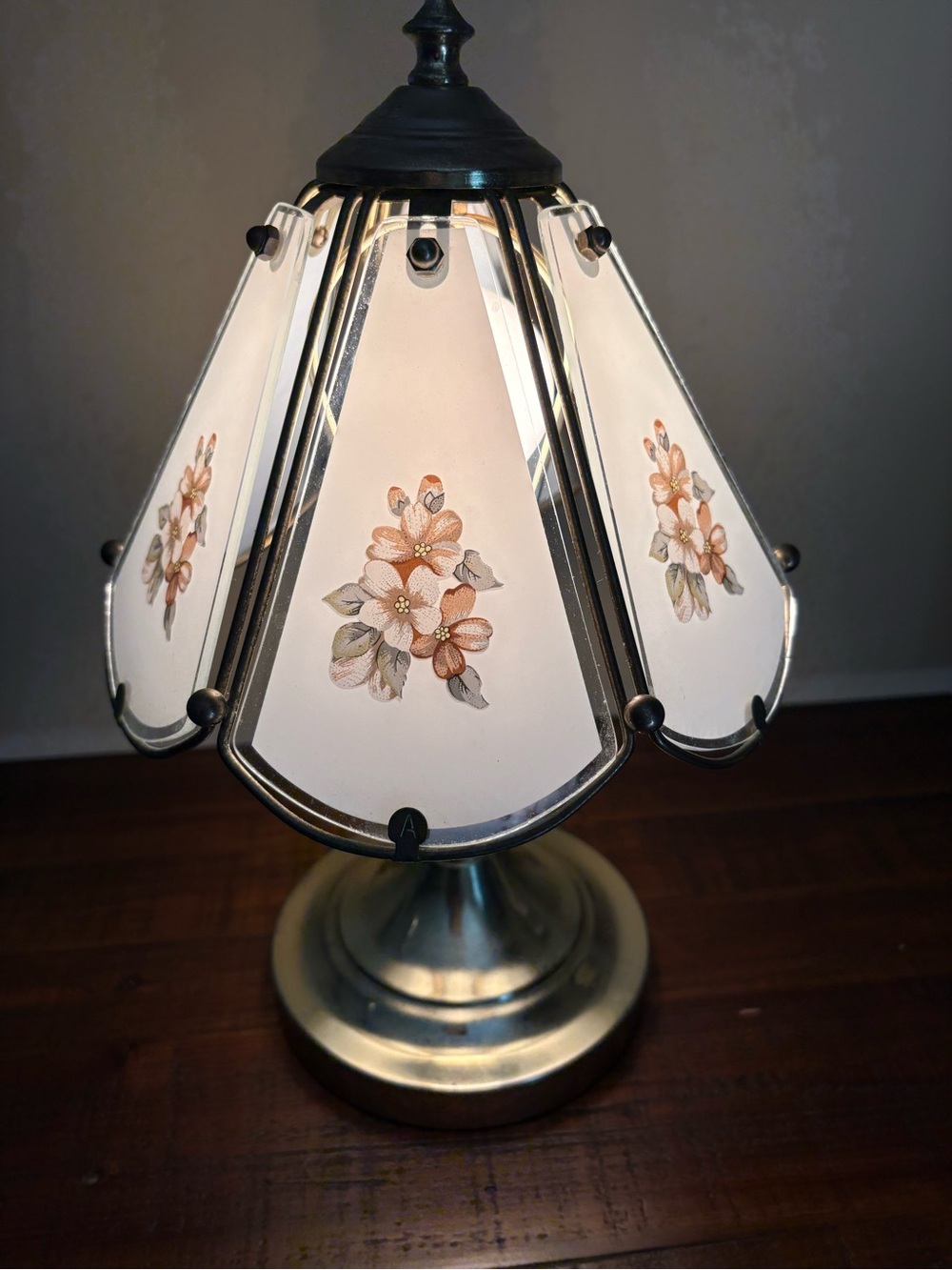 Vintage 3- Way Touch Accent Lamp - Picture 8 of 10